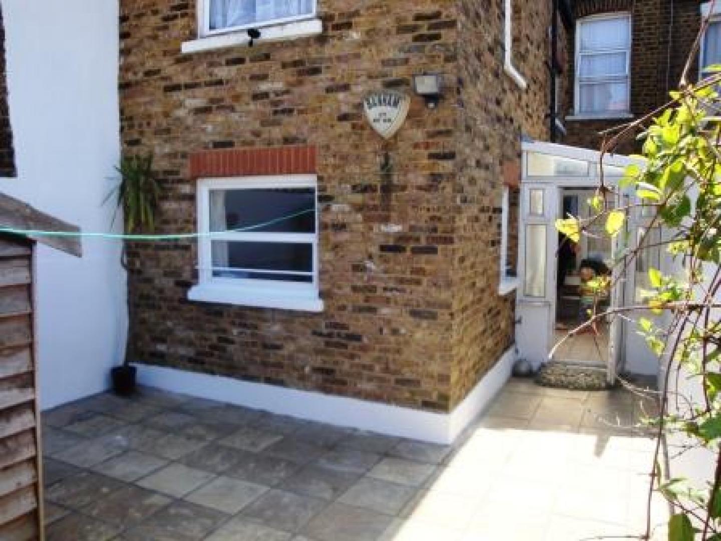 			2 Bedroom, 1 bath, 1 reception Flat			 Valliere Road, KENSAL GREEN